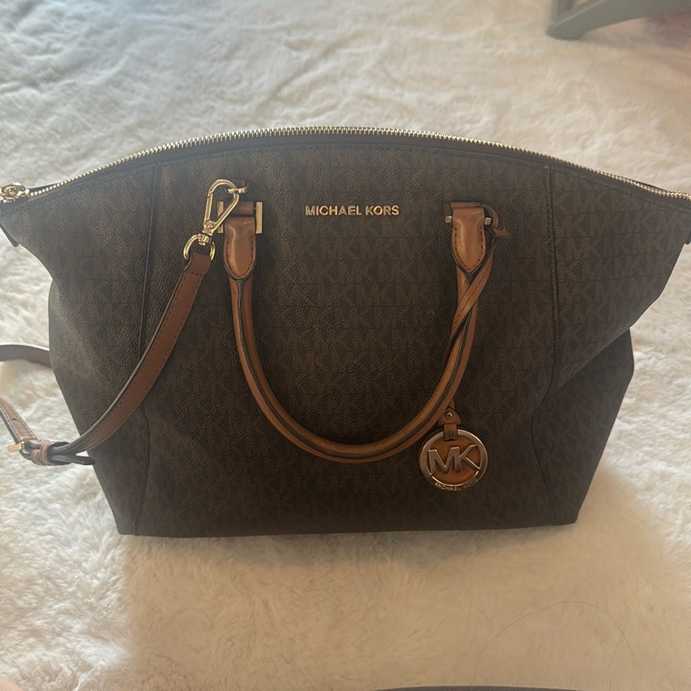 Michael Kors Handbag ✨